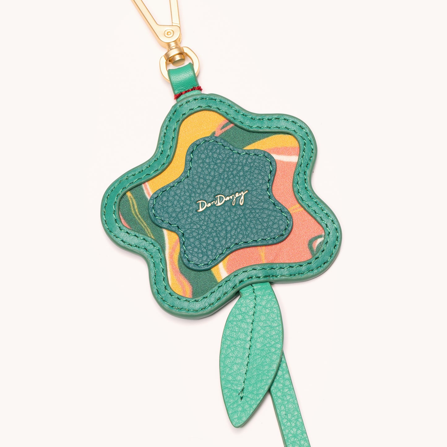 Daniel-Med-Wavy-Dazey-Charm-Detail-View-2