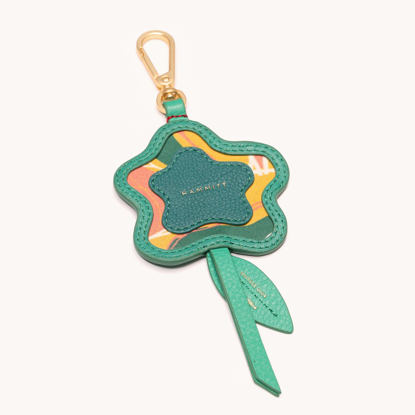 Daniel-Med-Wavy-Dazey-Charm-Detail-View