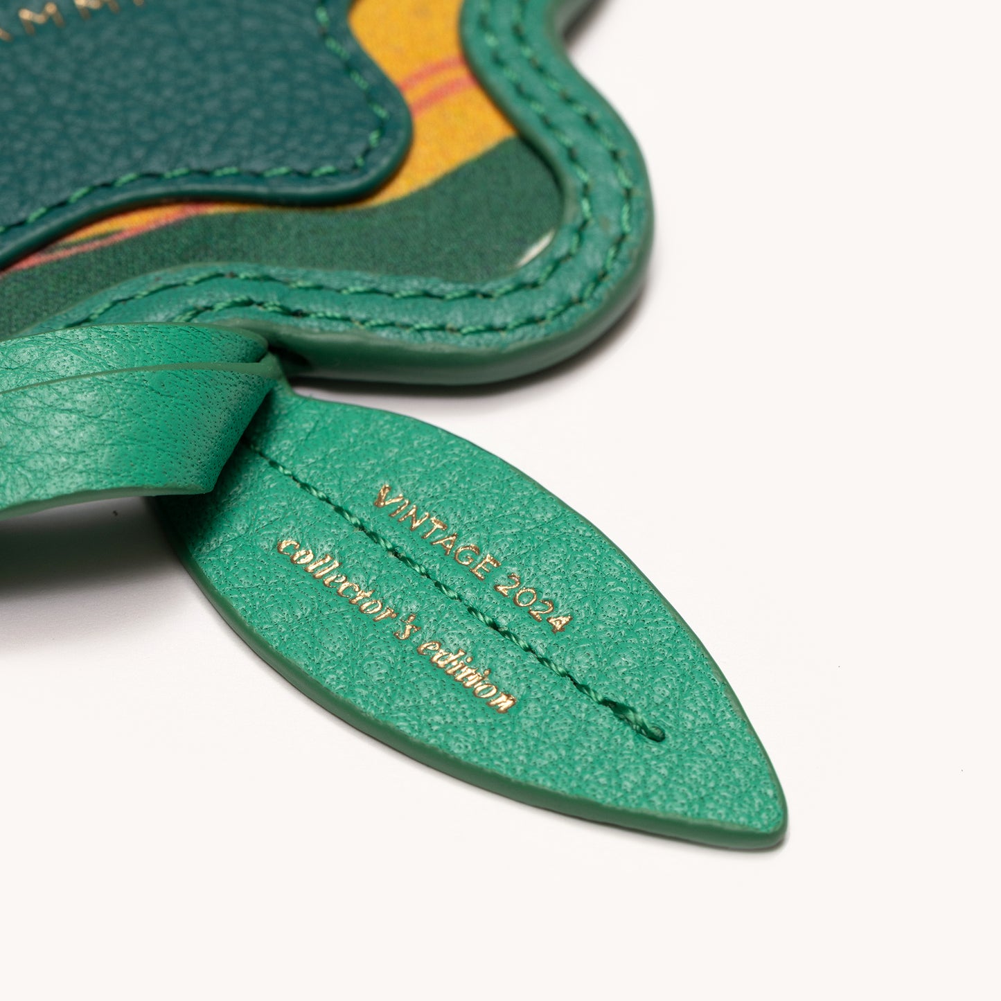 Daniel-Med-Wavy-Dazey-Charm-Detail-View-3