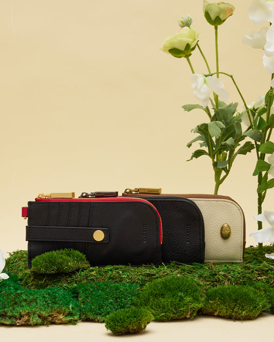 210 East | Black/Brushed Gold Red Zip