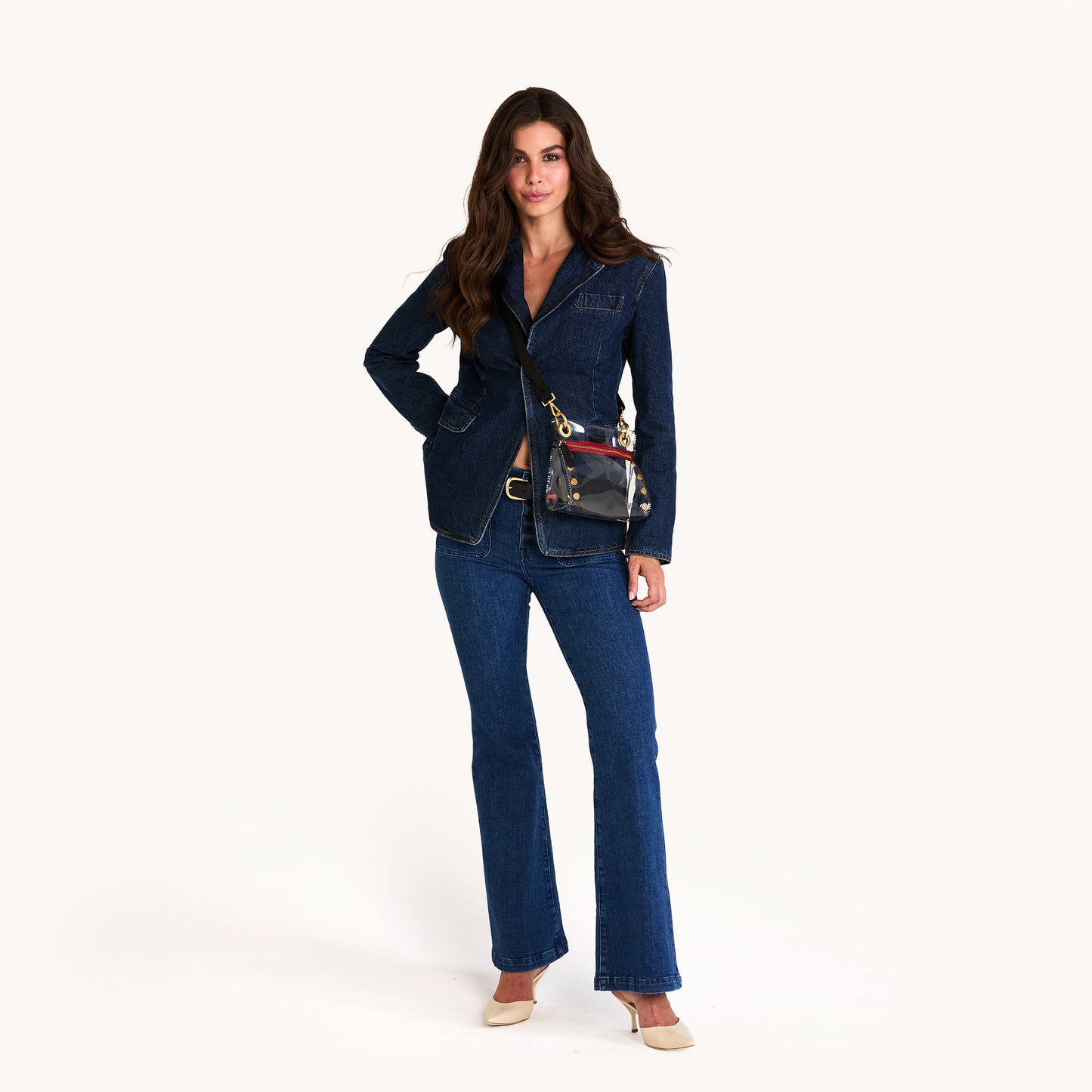 Model height is 5'9.5''