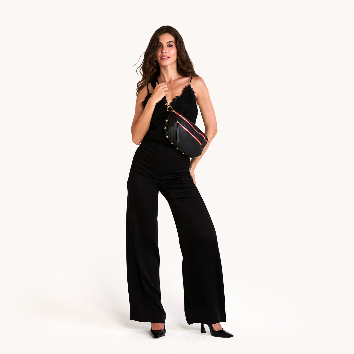 Model height is 5'9.5''