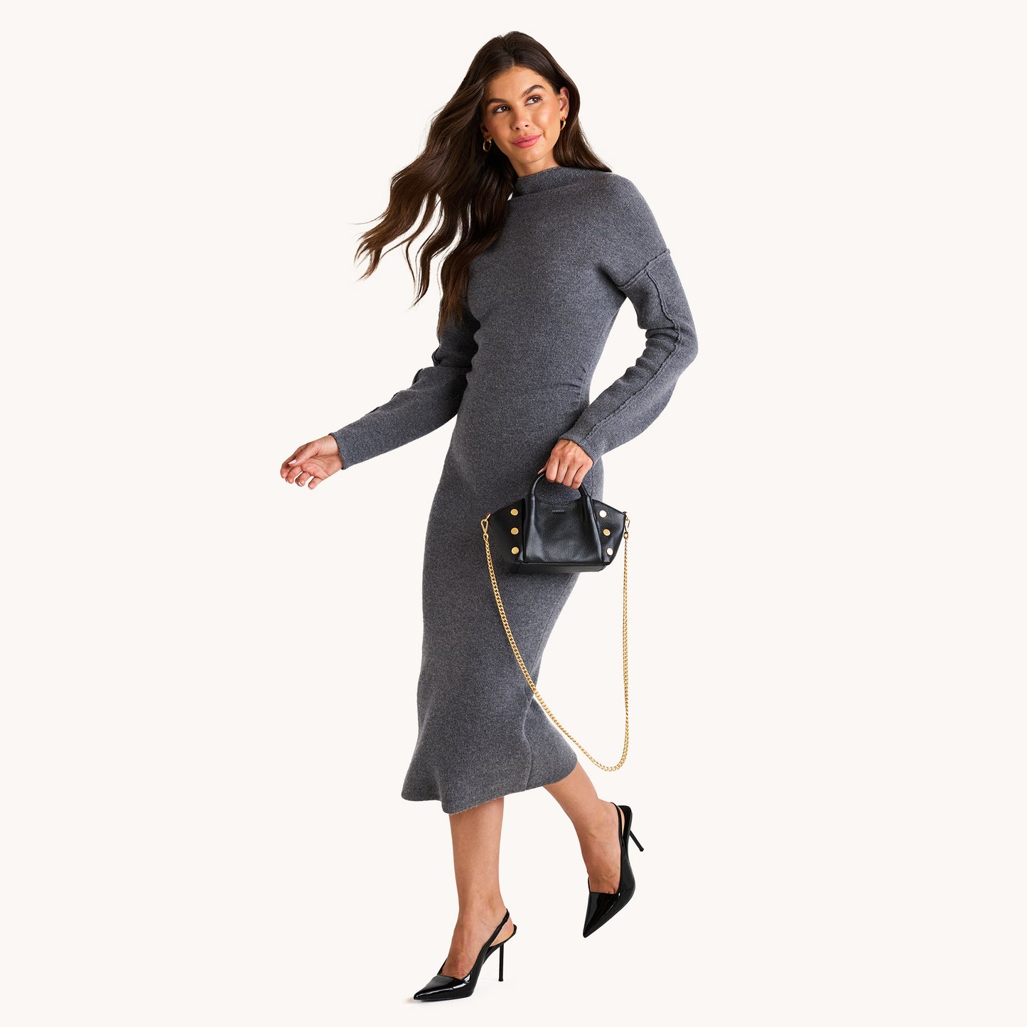 Model height is 5'9.5''