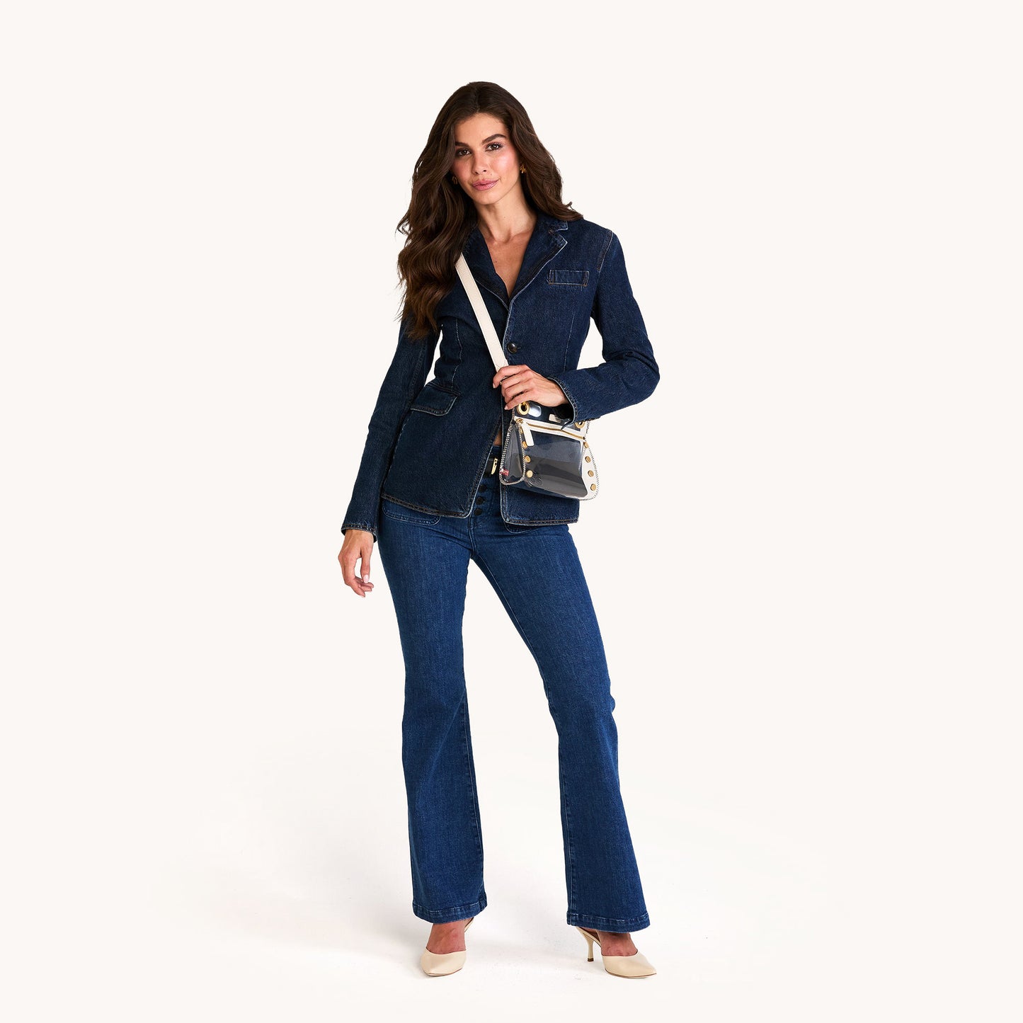 Model height is 5'9.5''