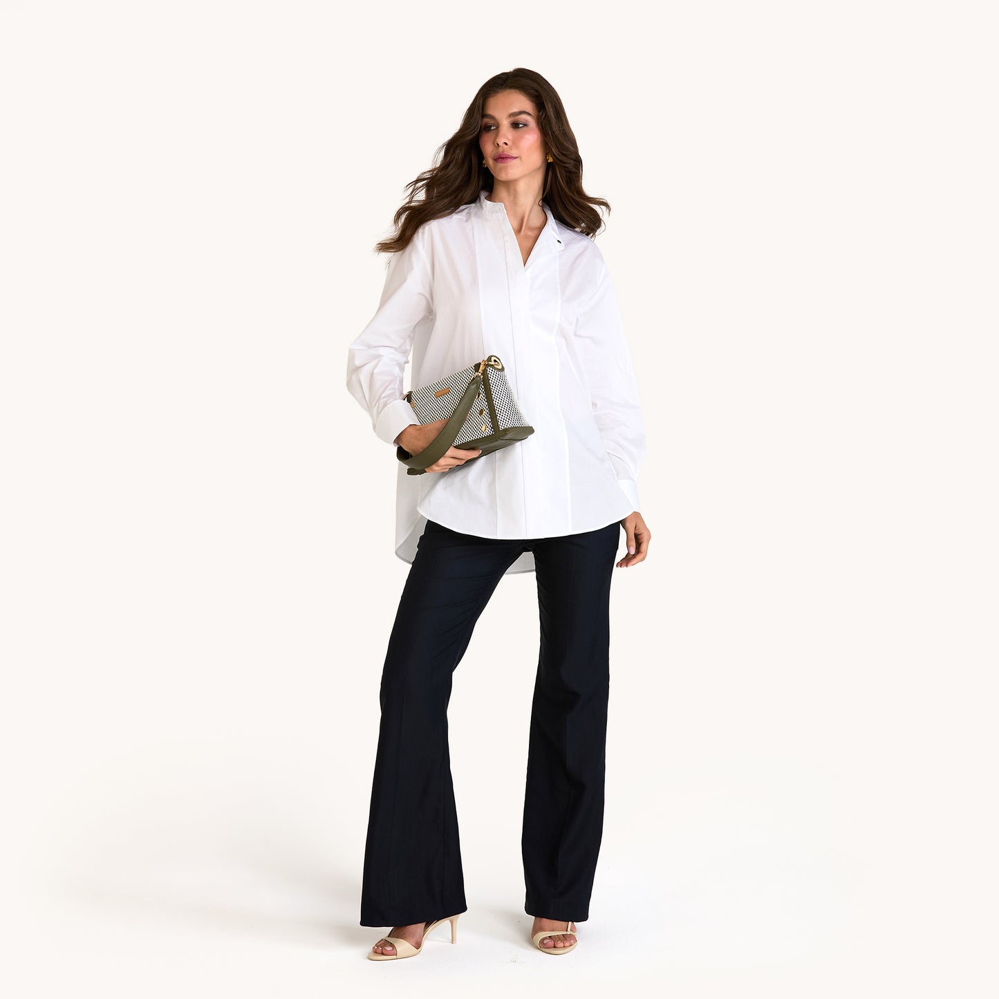 Bryant-Med-Meadow-Weave-G-Model-View-3