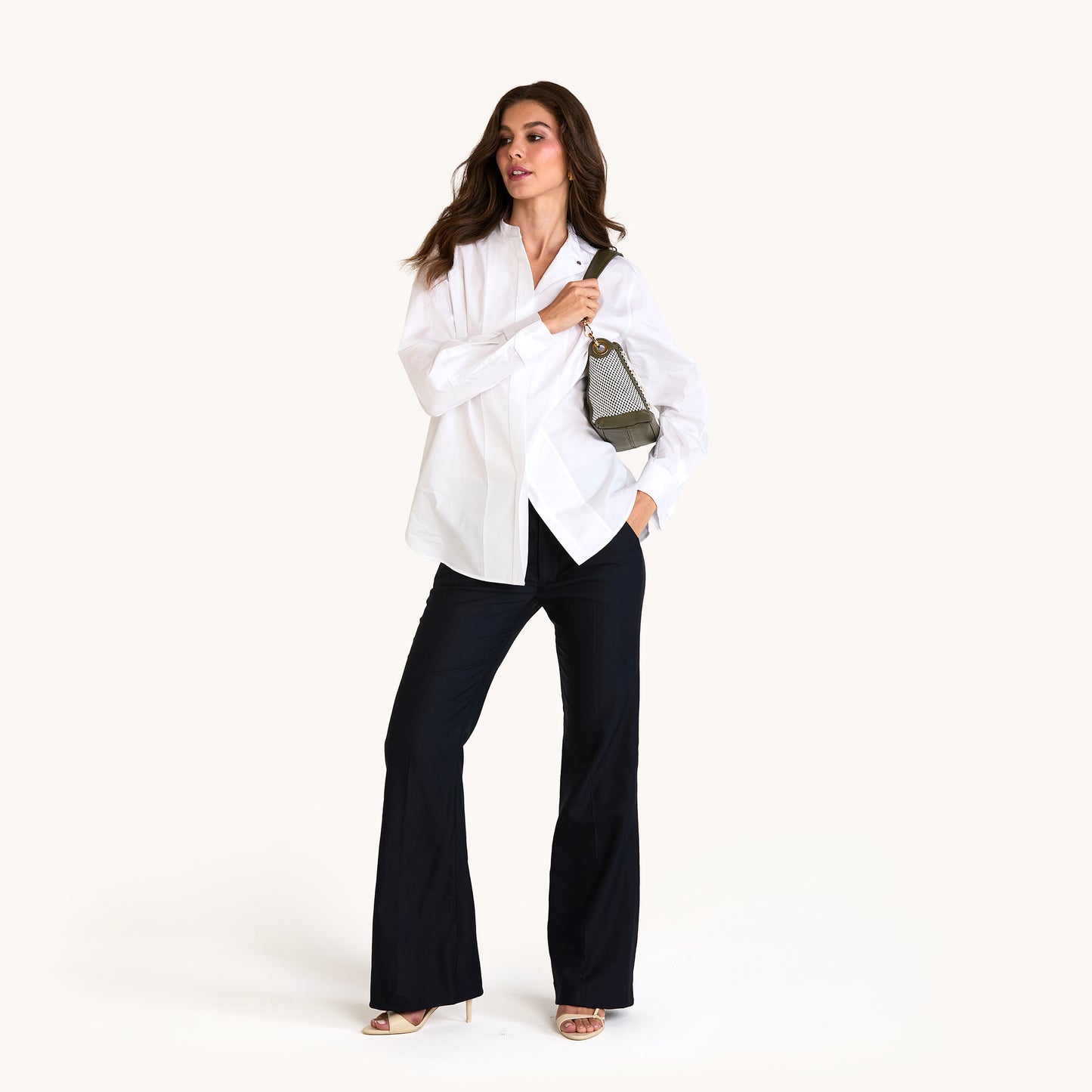 Bryant-Med-Meadow-Weave-G-Model-2