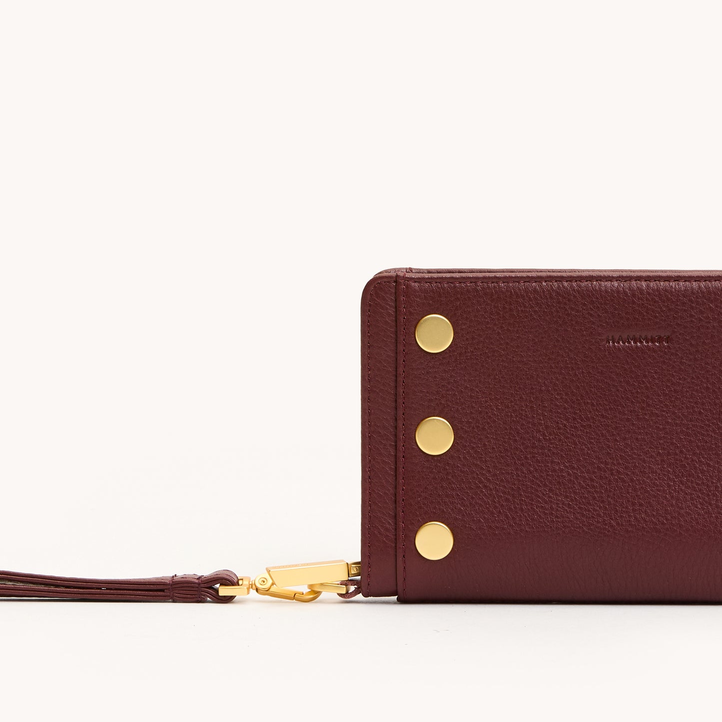 Bryant-Wallet-Cherrywood-Pebble-BG-Front-Detail-View