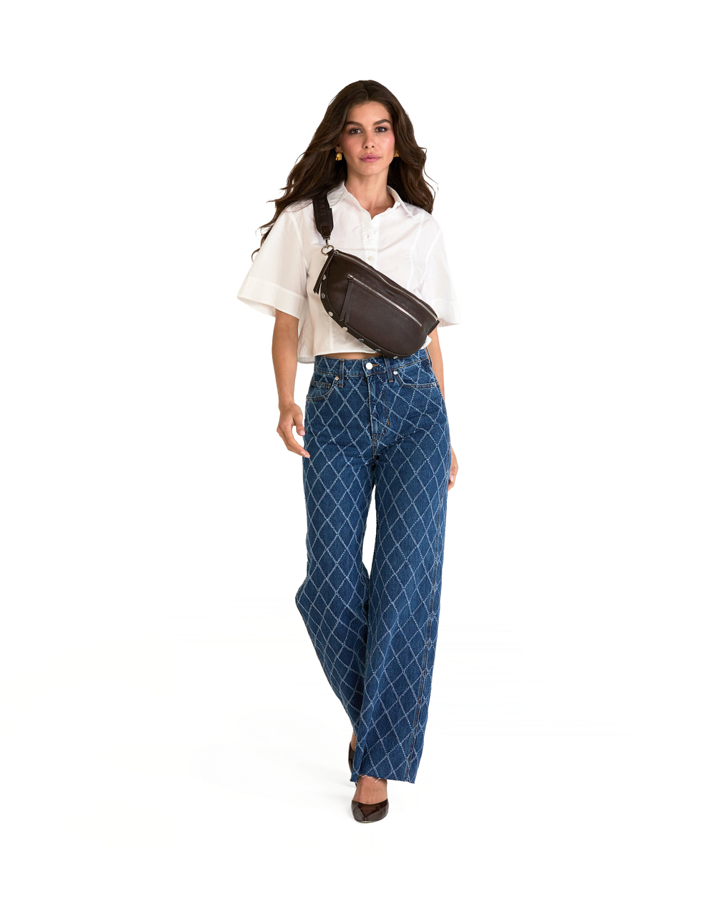 Model height is 5'9.5''