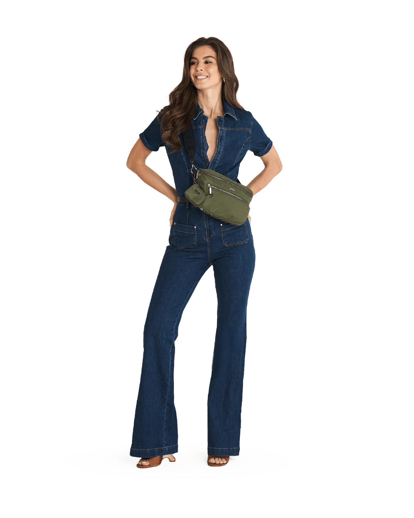 Model height is 5'9.5''