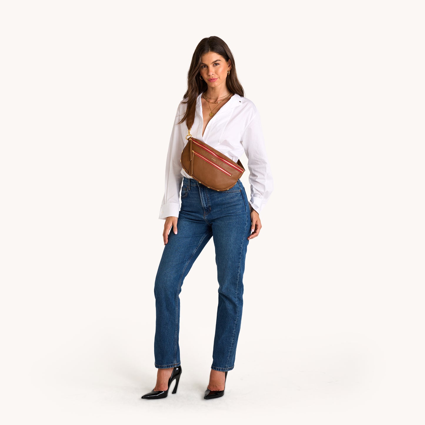 Model height is 5'9''