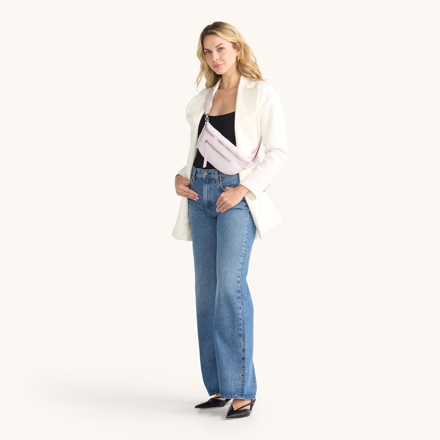 Model height is 5'9''
