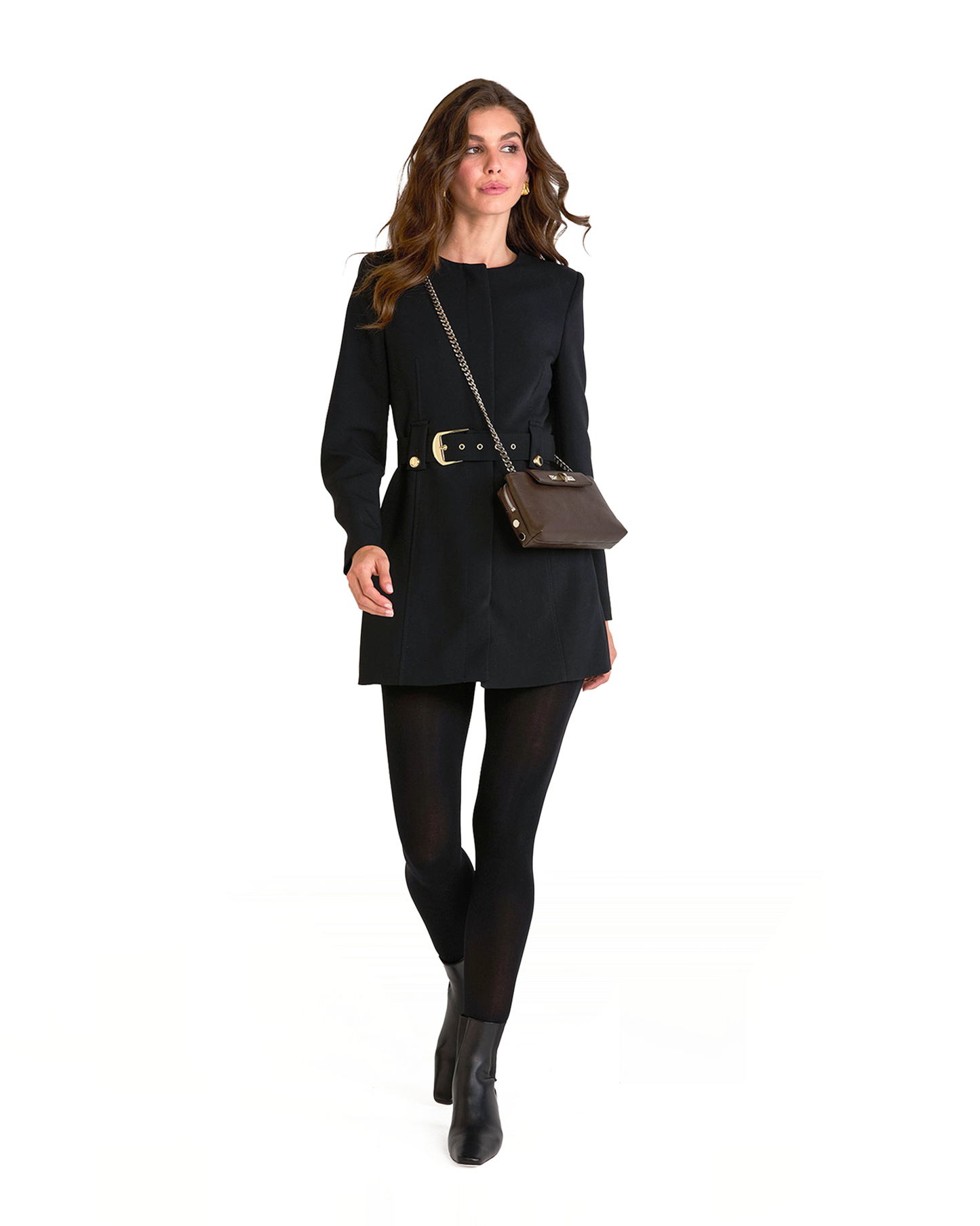 Model height is 5'9.5''