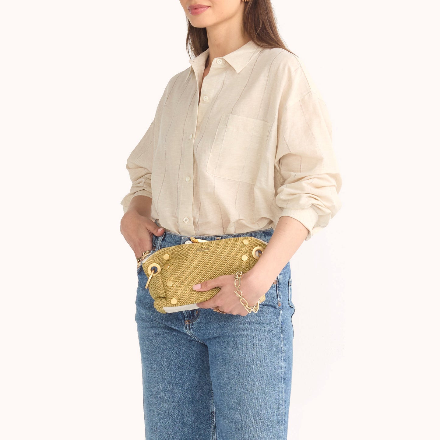 Daniel-Crossbody-Clutch-Sml-Calla-Lily-White-Raffia-BG-Model-View-2