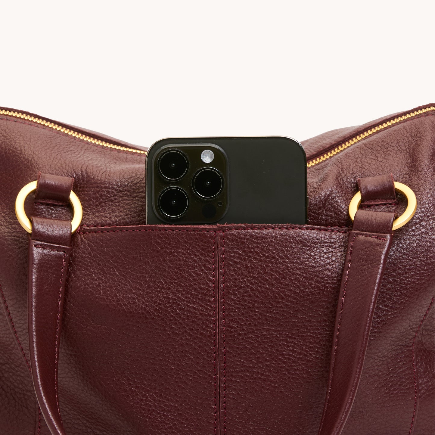 Daniel-Med-Cherrywood-Pebble-BG-Front-Detail-View