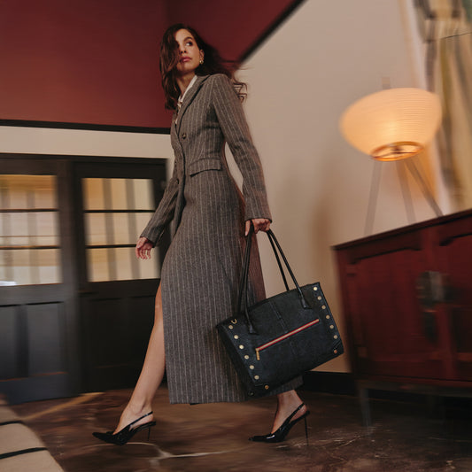 Elle-Work-Carry-Black-BG-Red-Zip-Lifestyle