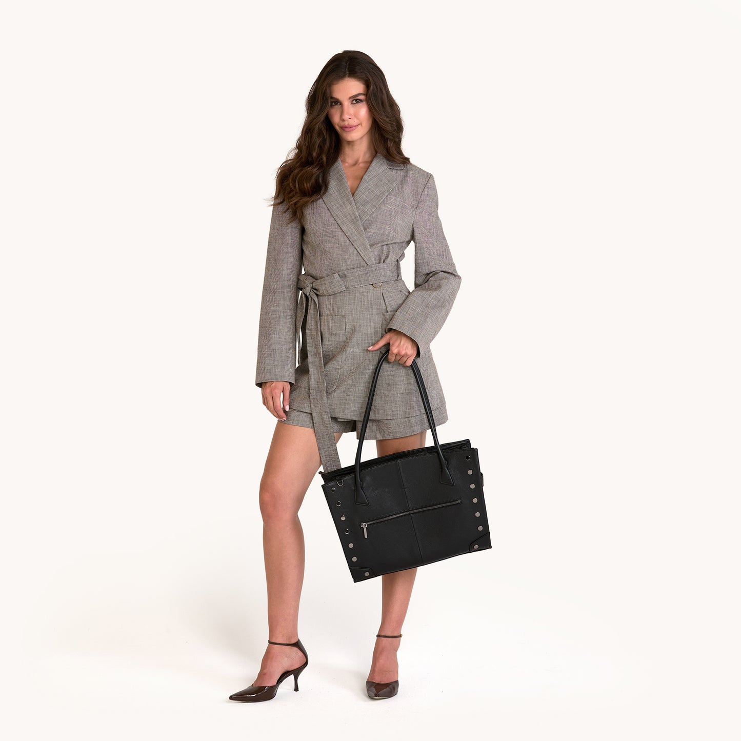 Elle-Work-Carry-Black-GM-Model-View-3
