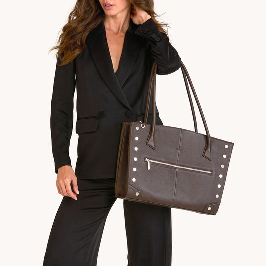 Elle-Work-Carry-Espresso-Pebble-S-Model-View-1