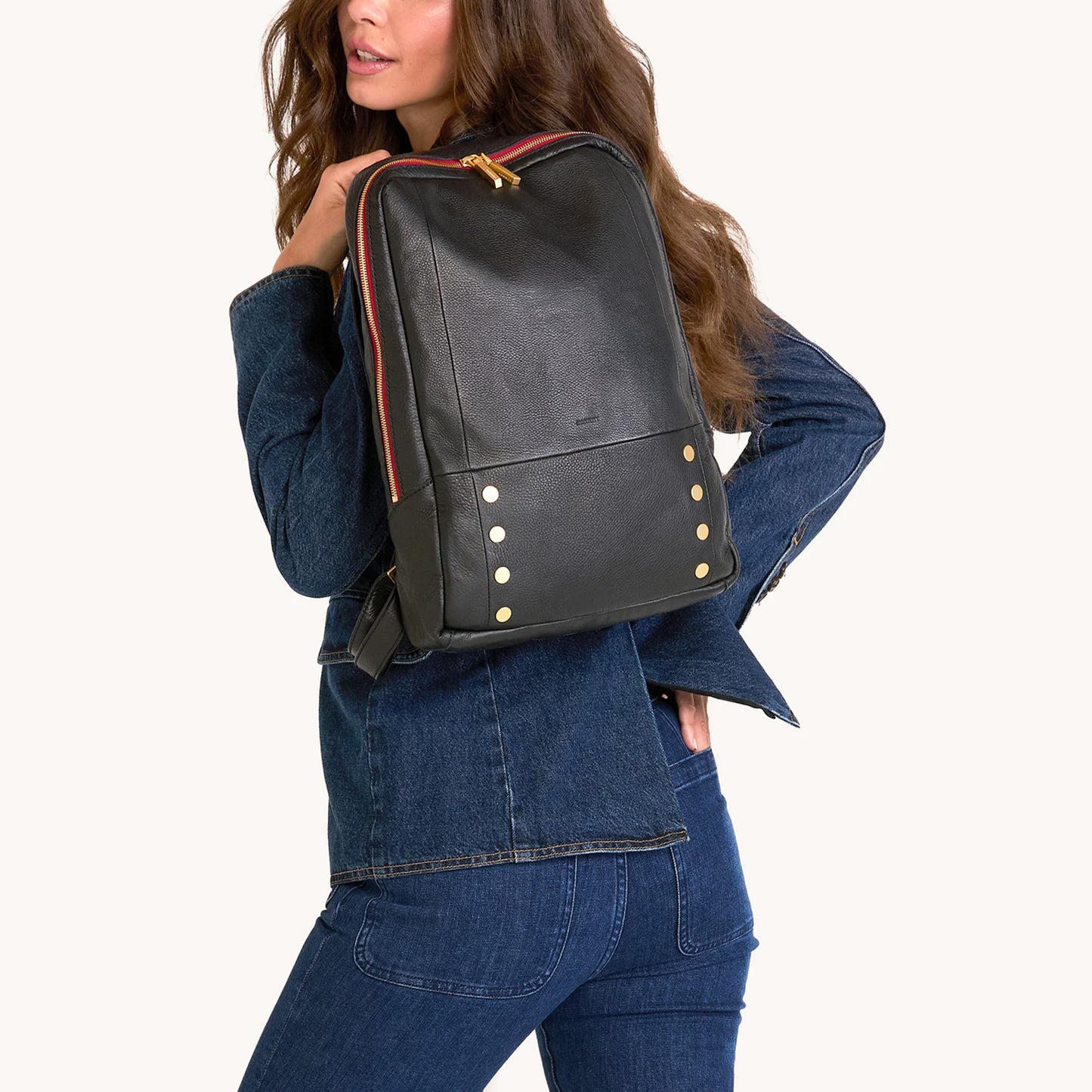 Hunter-Backpack-Black-BG-Red-Zip-Model-View-2