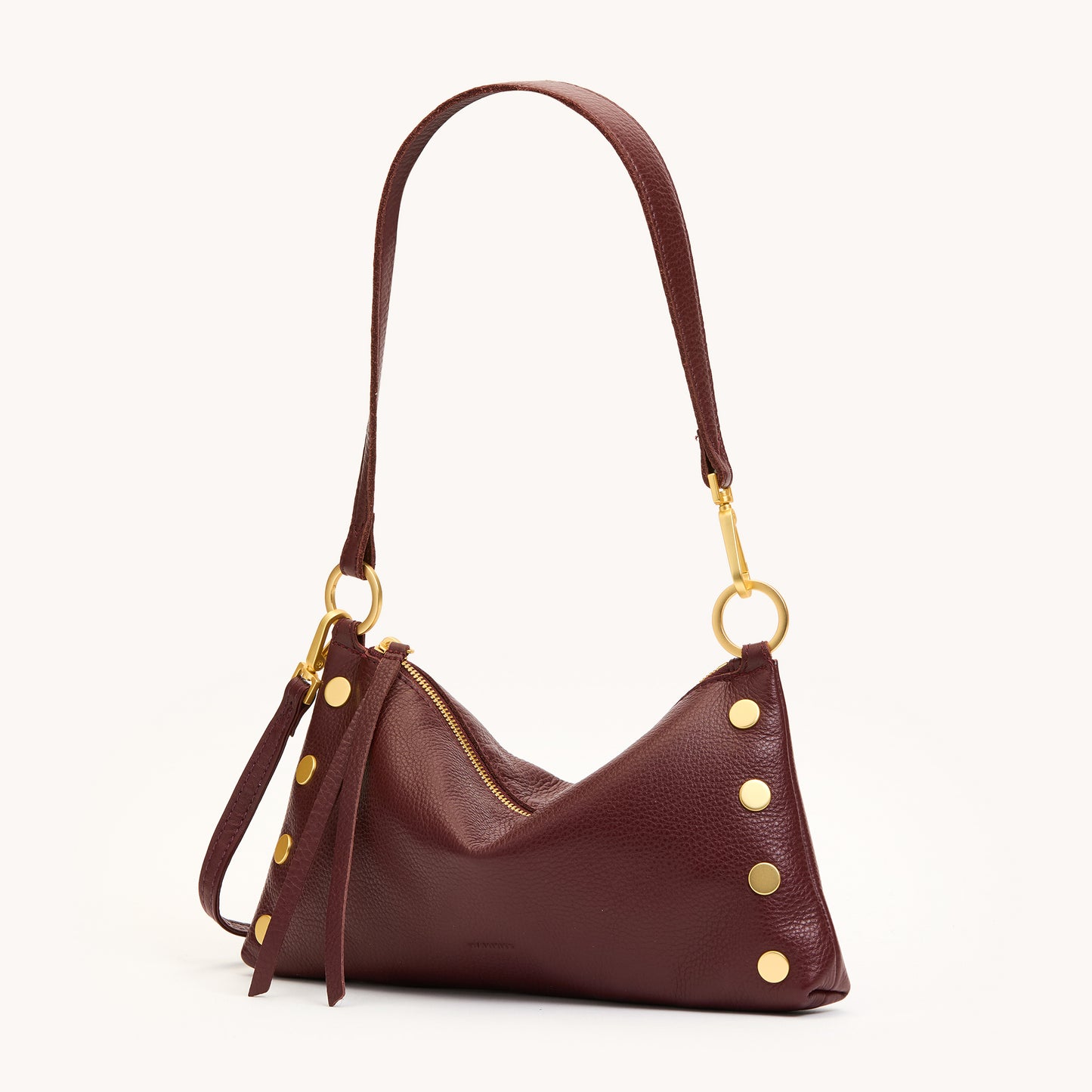Kyle-Cherrywood-Pebble-BG-Front-Angled-View