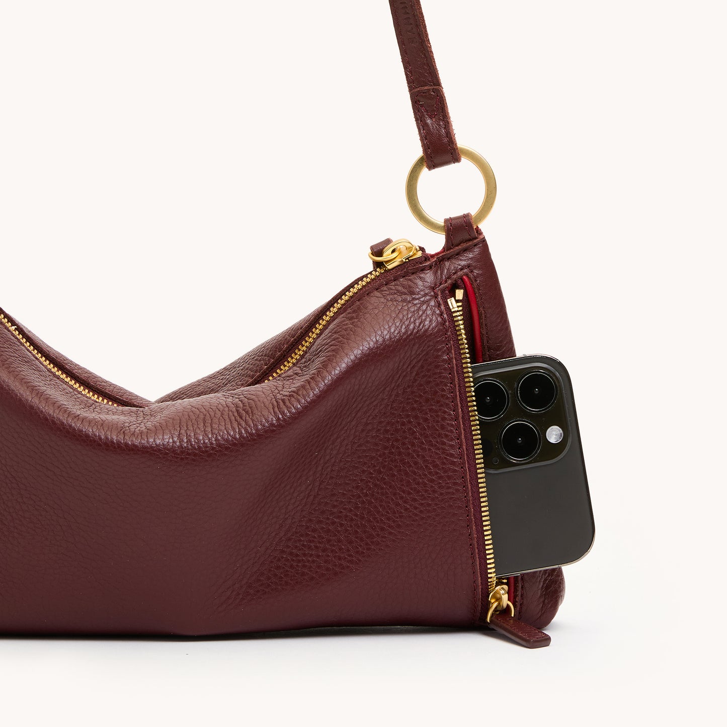 Kyle-Cherrywood-Pebble-BG-Front-Detail-View
