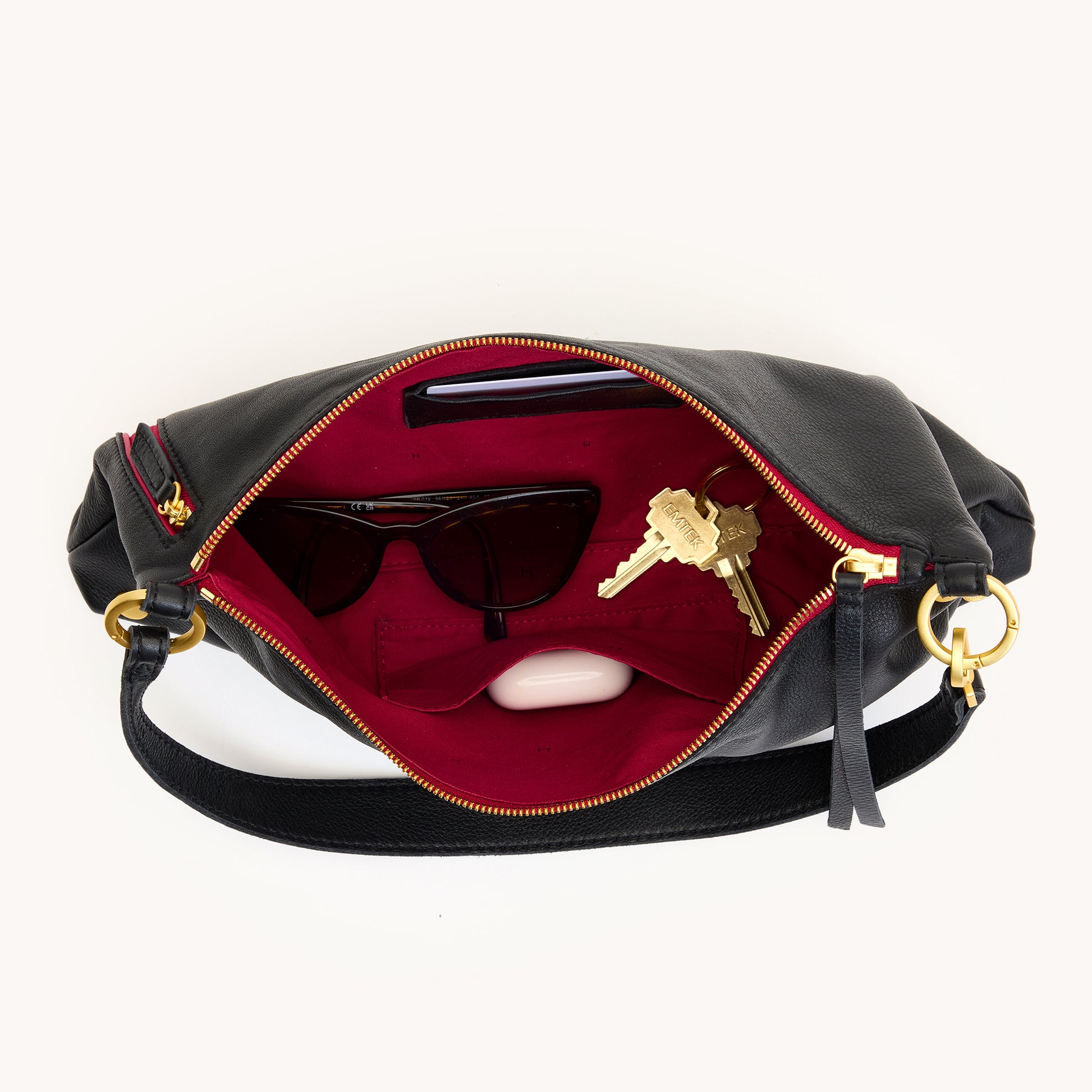 Kyle-Med-Black-BG-Red-Zip-Interior-View