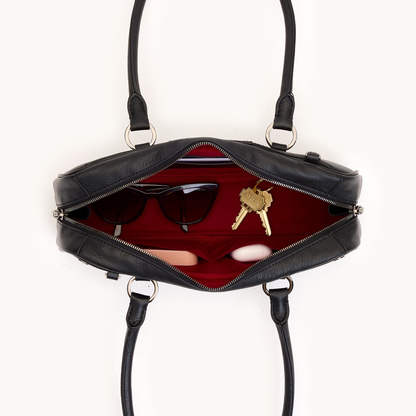 Meredith-Sml-Black-GM-Interior-View