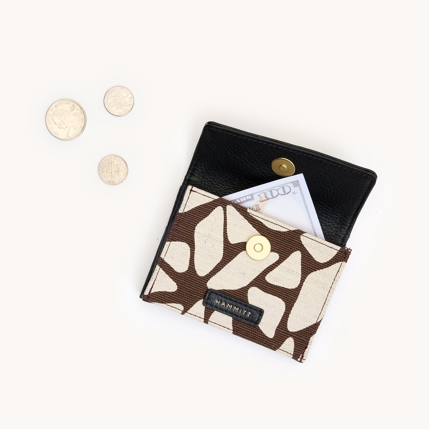 Montana-Pocket-Giraffe-BG-Interior-Detail
