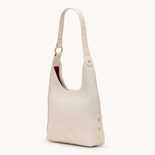 Tim-Med-Catamaran-Cream-BG-Front-View