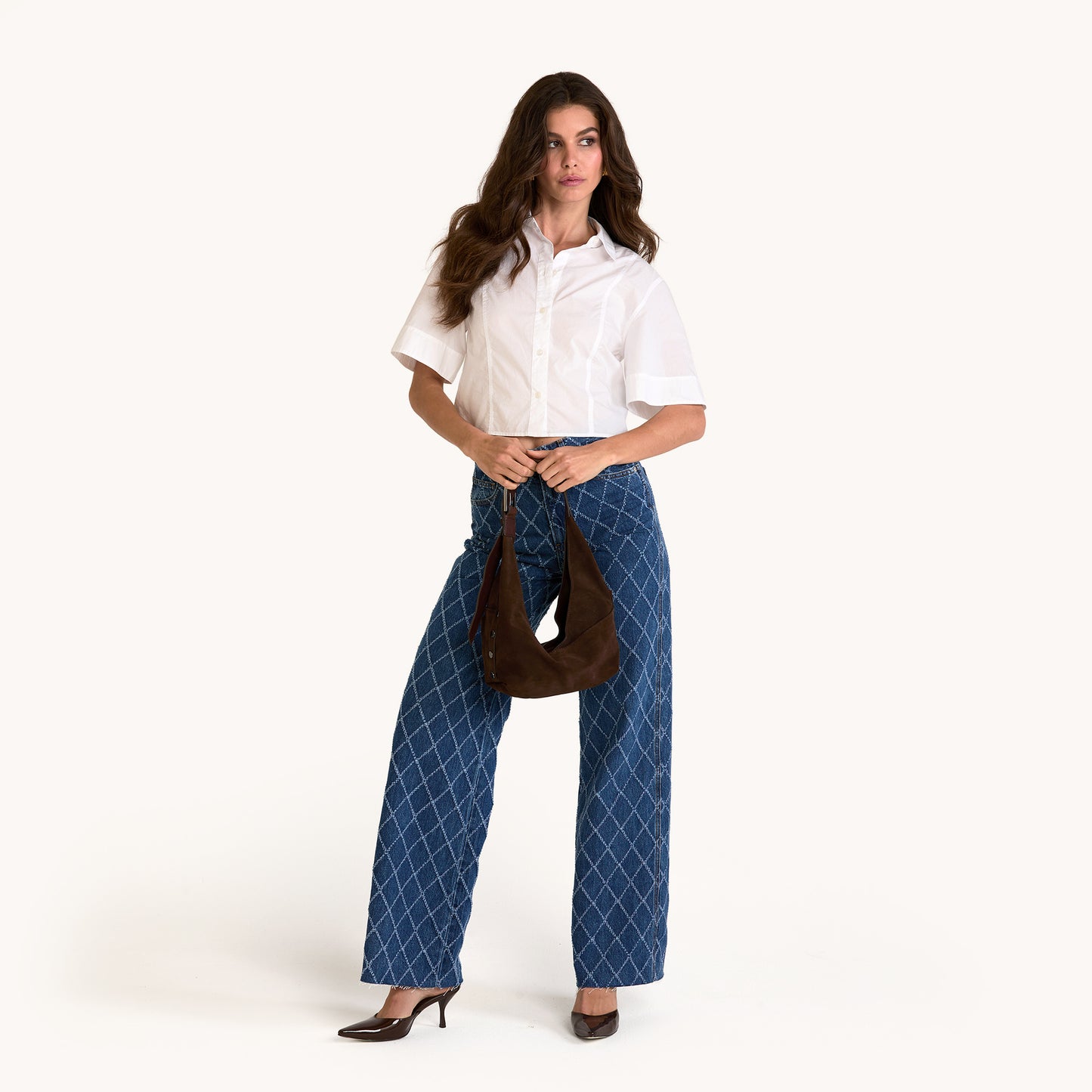 Model height is 5' 9.5''