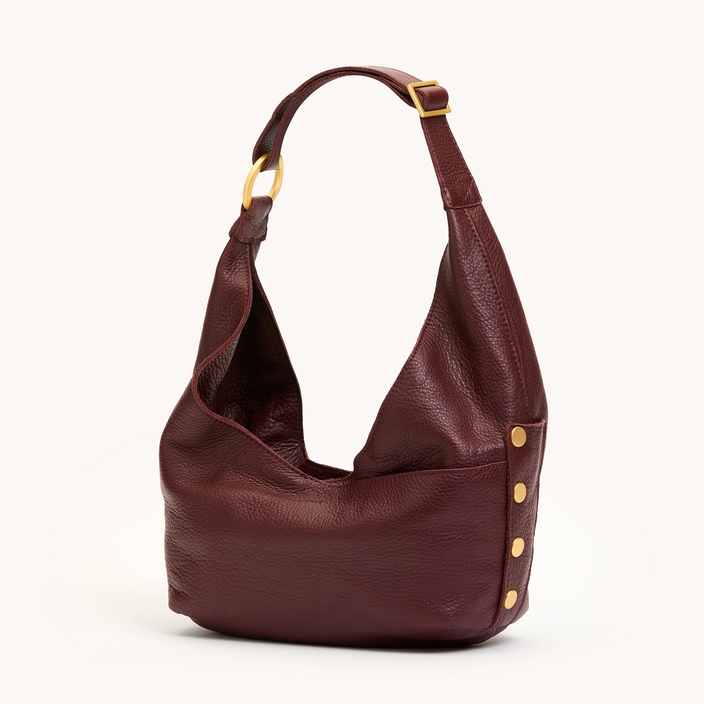 Tom-Med-Cherrywood-Pebble-BG-Front-Angle-View-1