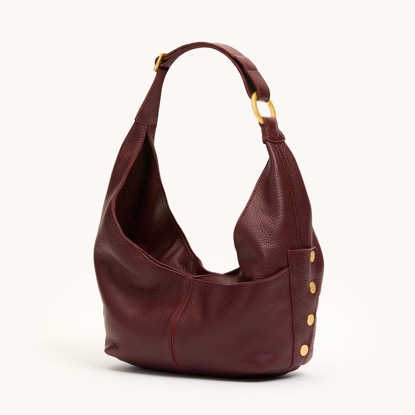 Tom-Med-Cherrywood-Pebble-BG-Front-Detail-View
