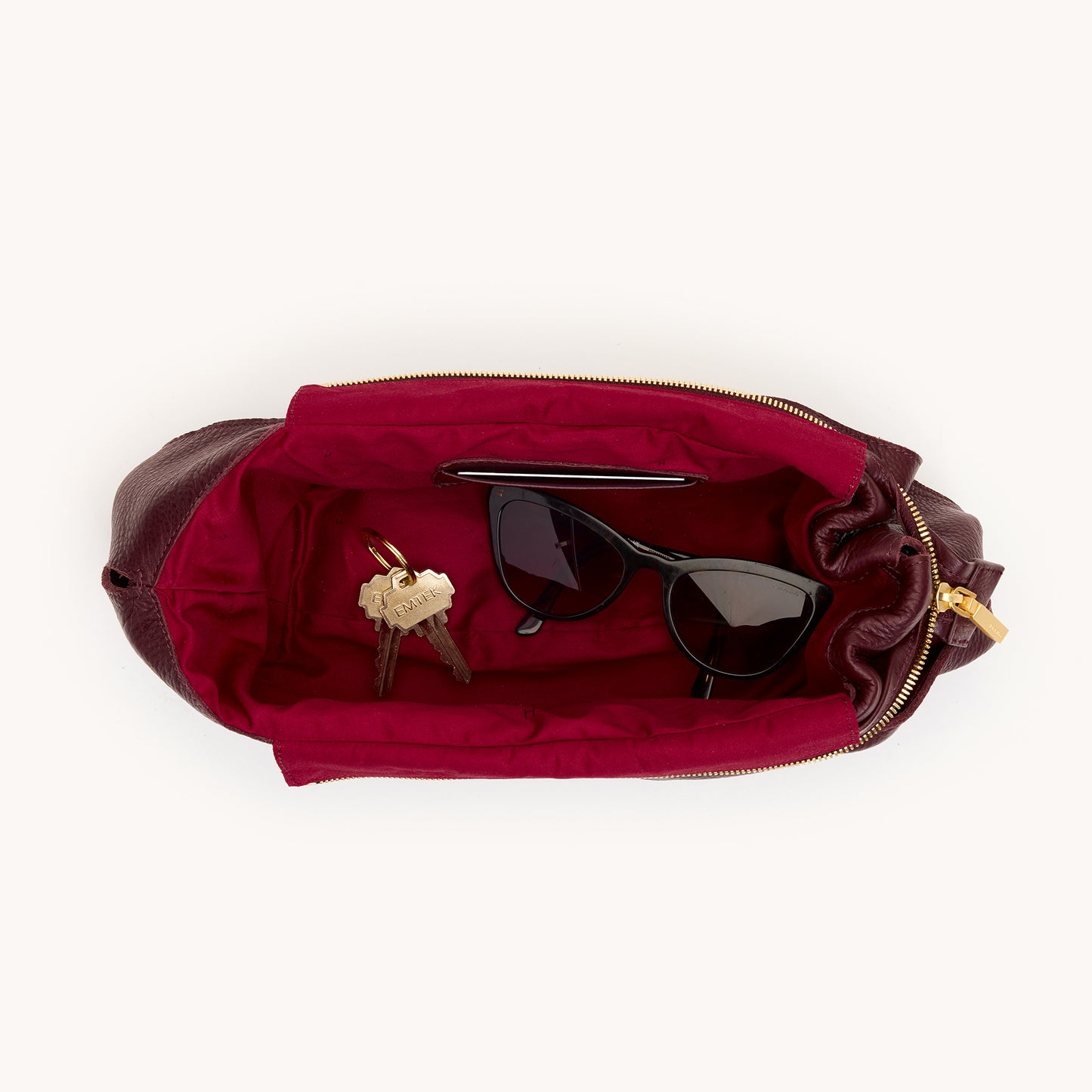 Tom-Med-Cherrywood-Pebble-BG-Inside-Detail-View