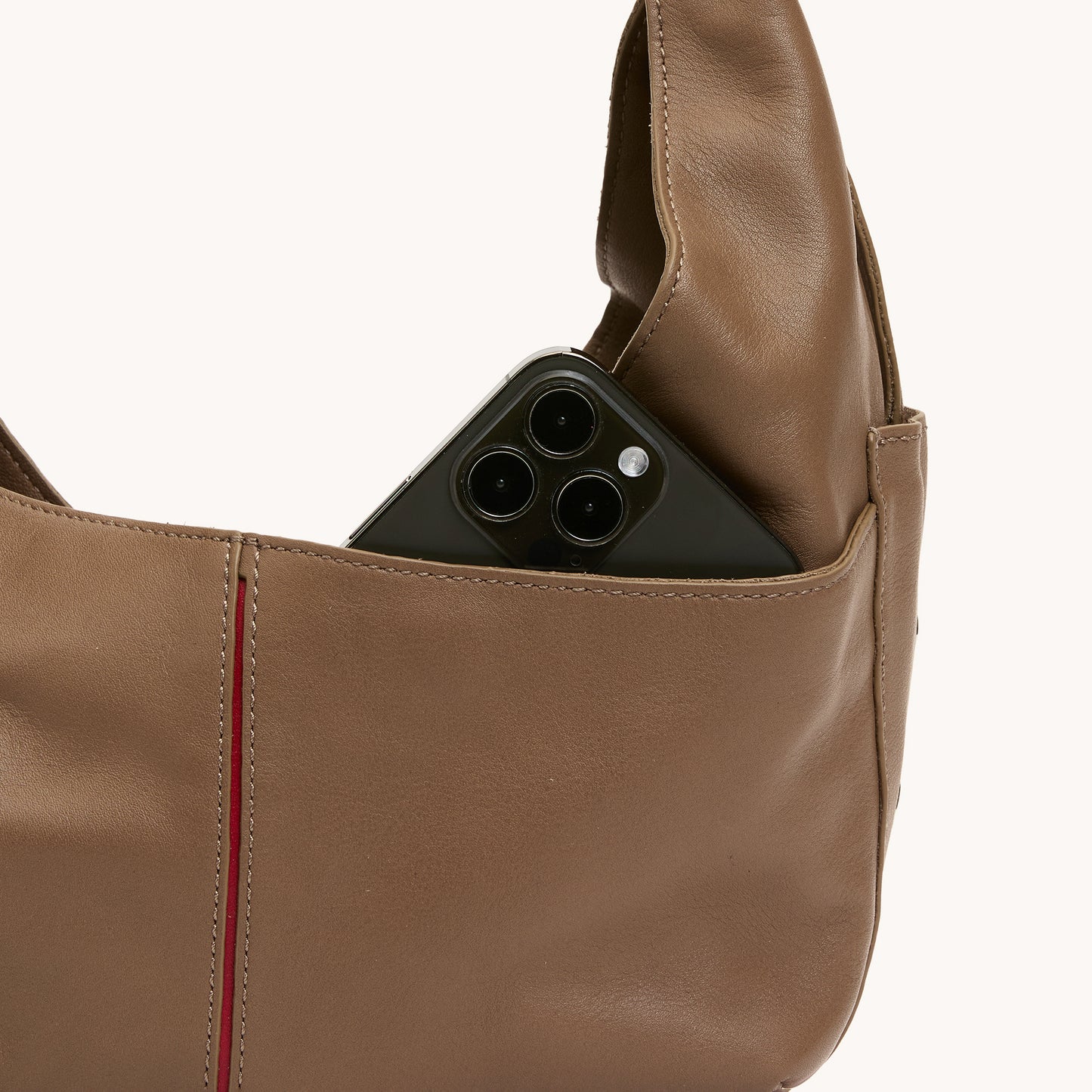 Tom-Zip-Med-Dune-S-Back-Detail-View
