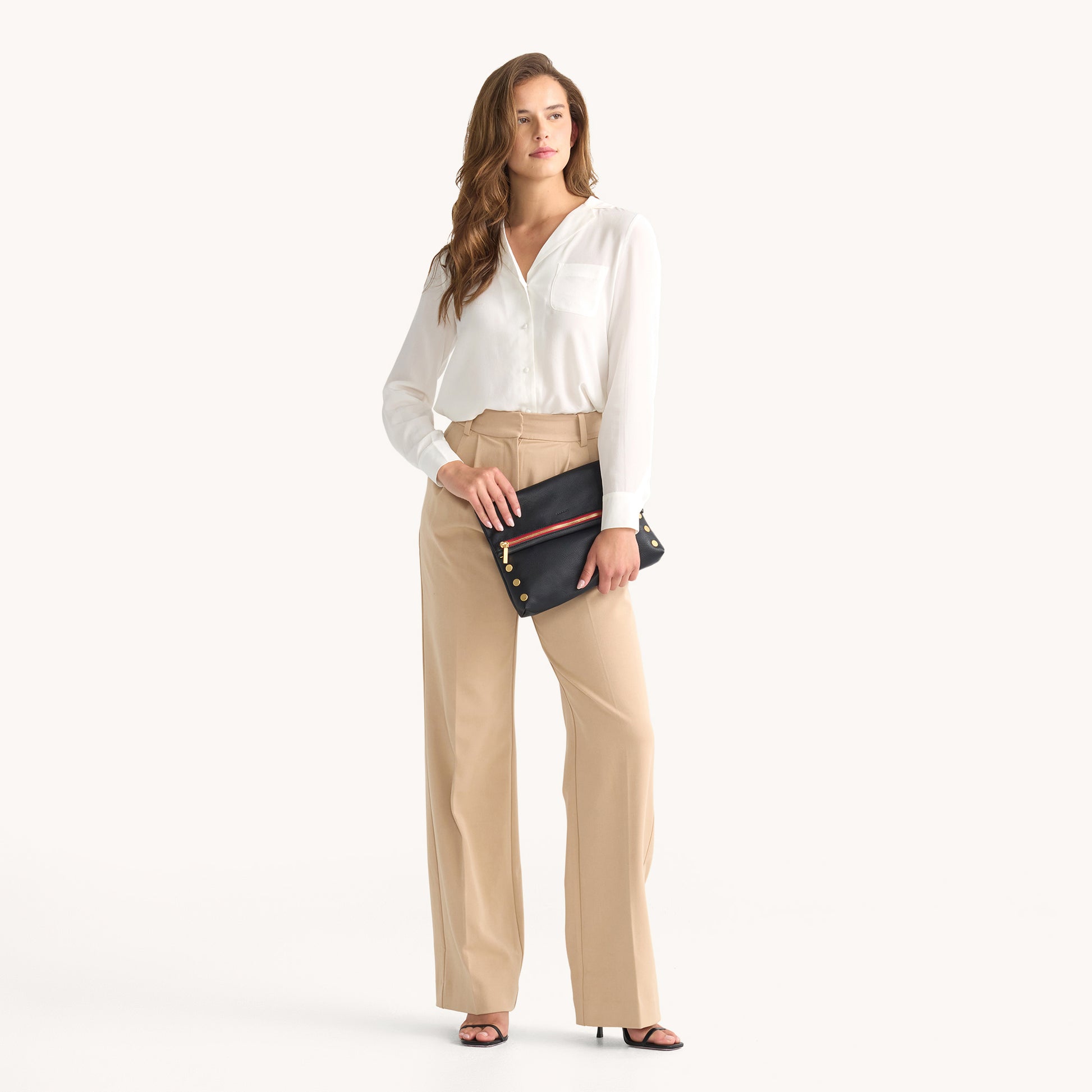 VIP Lrg-Blk-BG R-Zip-Model-View-2
