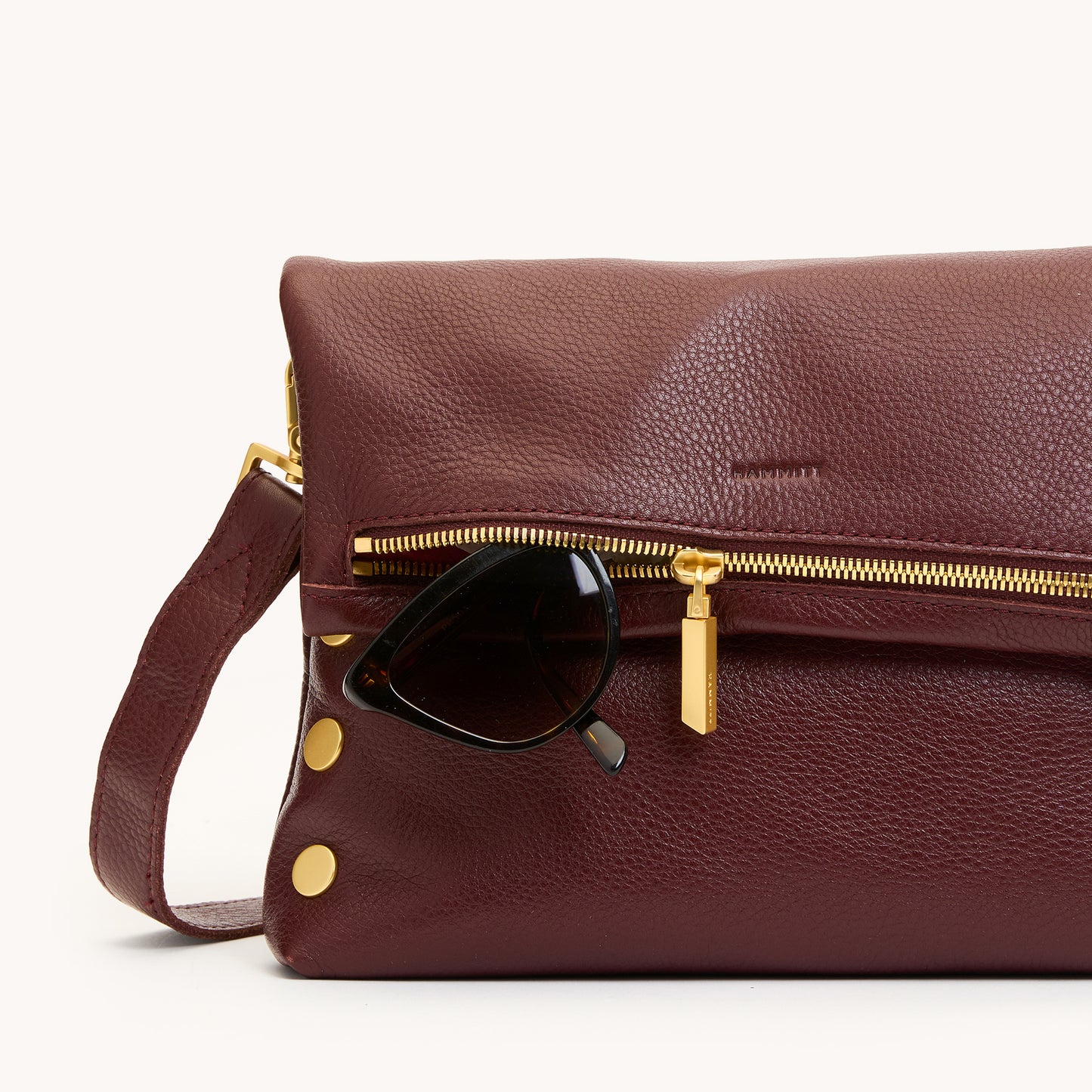 VIP-Med-Cherrywood-Pebble-BG-Front-Detail-View