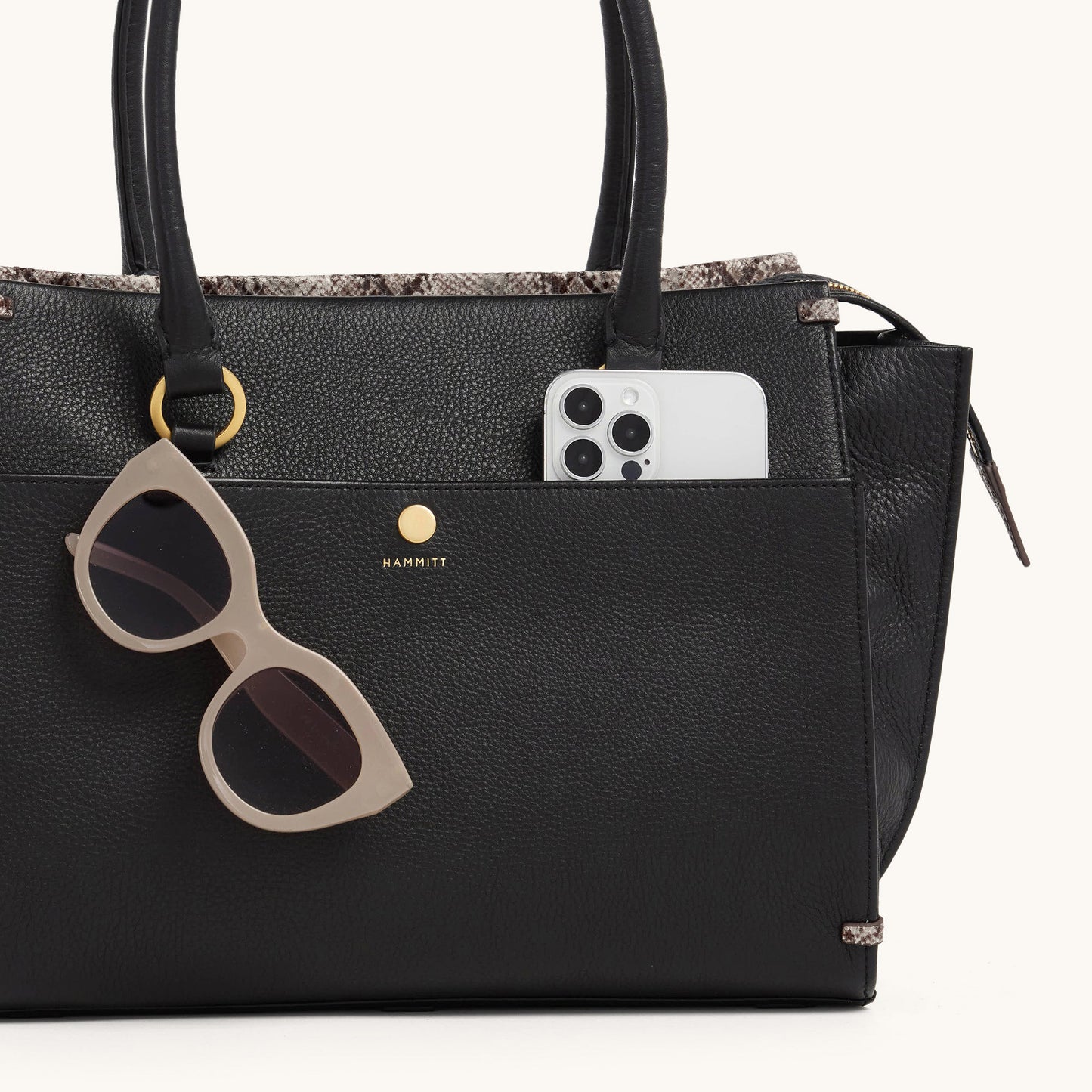 Allen-Lrg-Contrast-Snake-Back-Detail-View