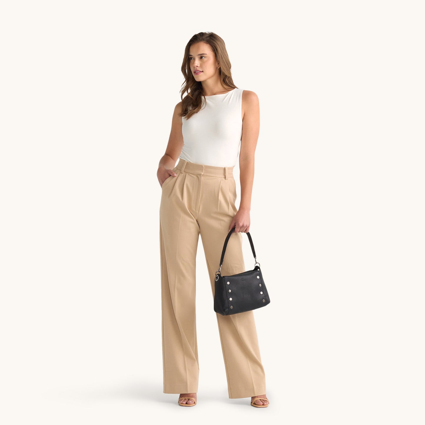 Model height is 5'8.5''