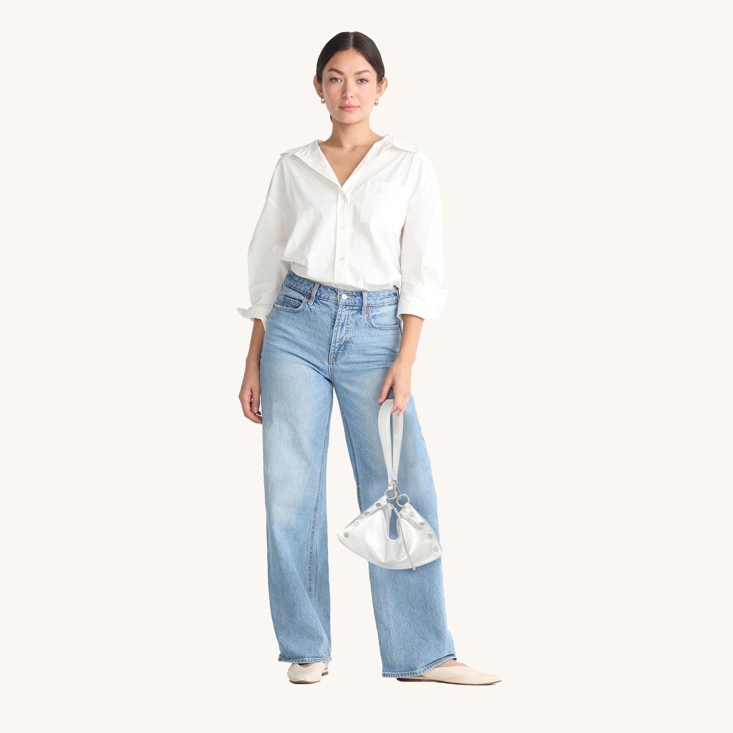 Model height is 5'7''