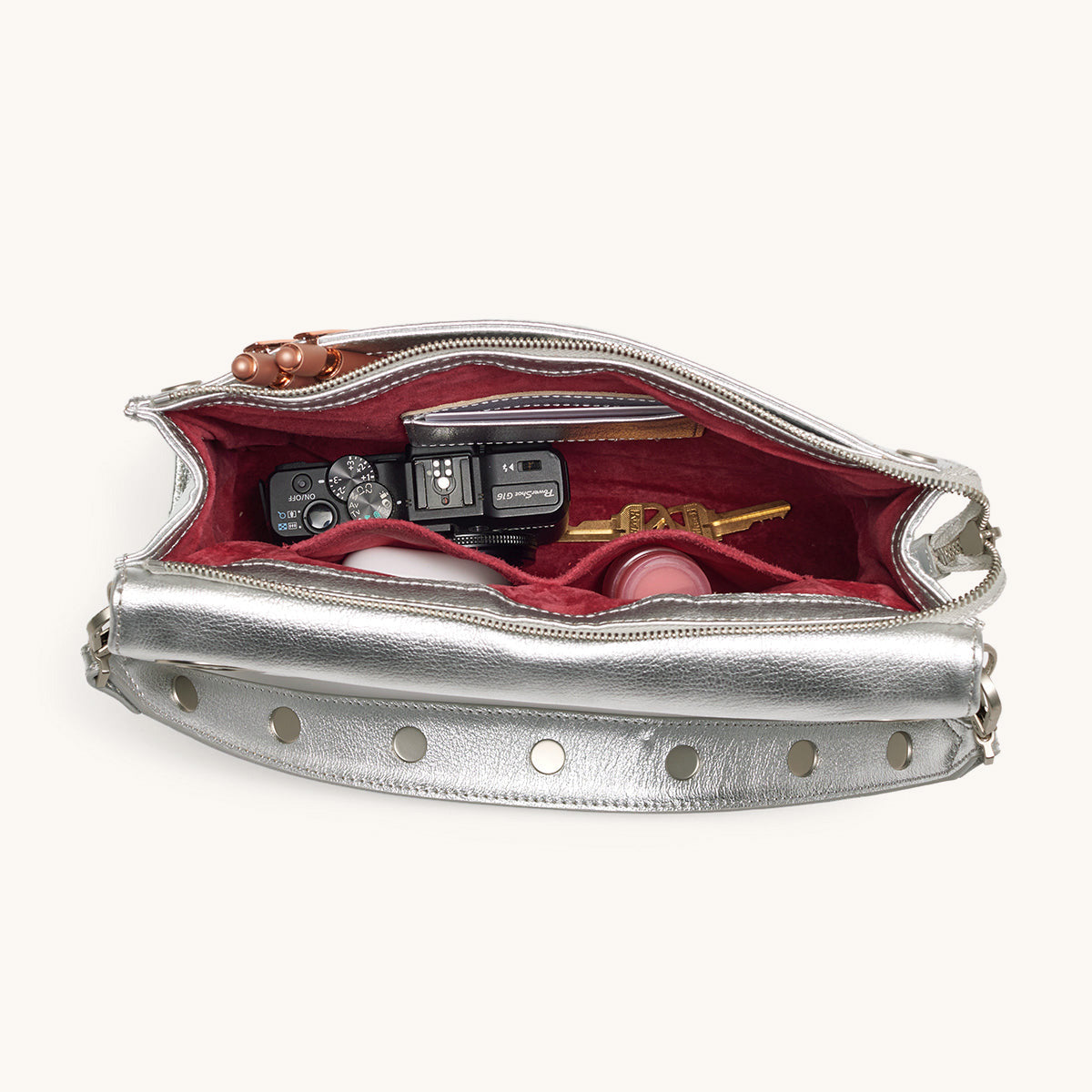 Montana-Clutch-Lrg-Sidewalk-Silver-Inside-View