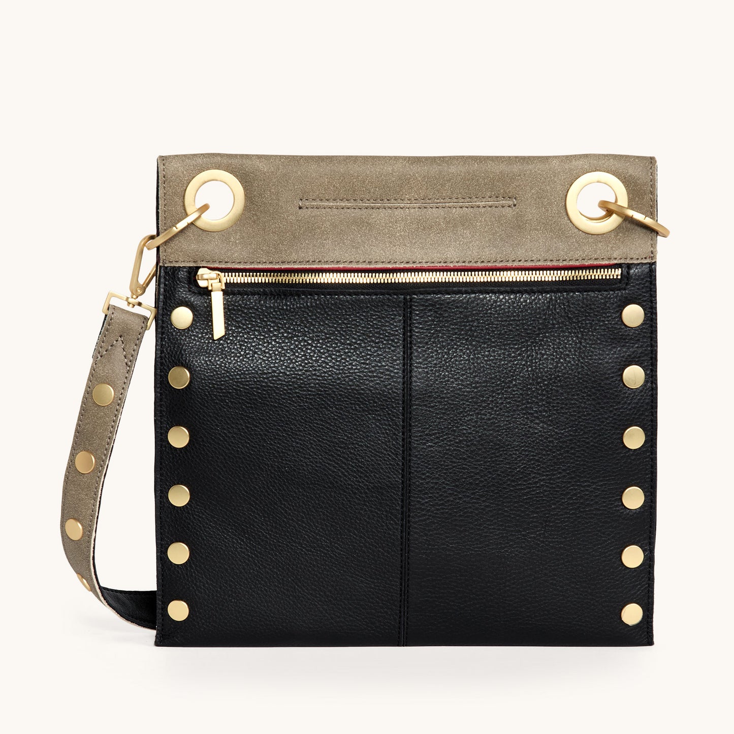 Montana-Rev-Blk-Pew-BG-Back-View