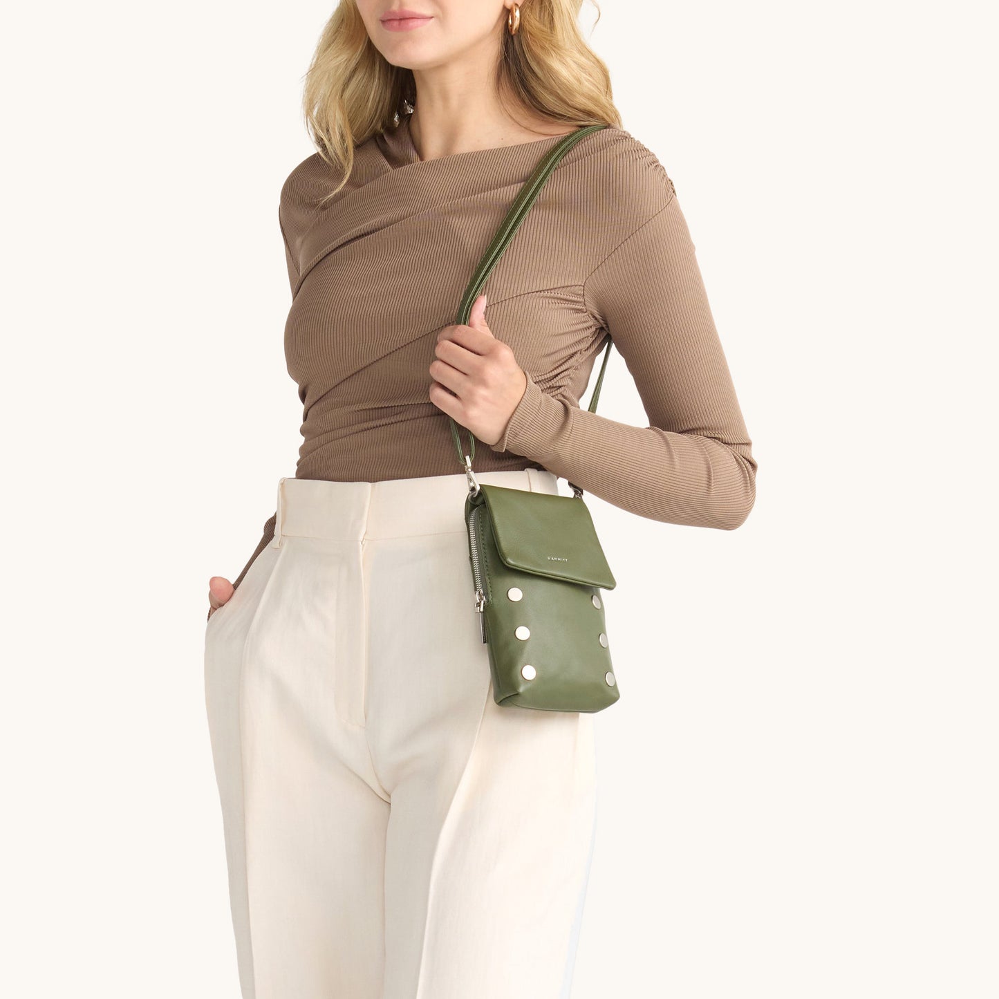 VIP-Mobile-Landscape-Green-Model-View