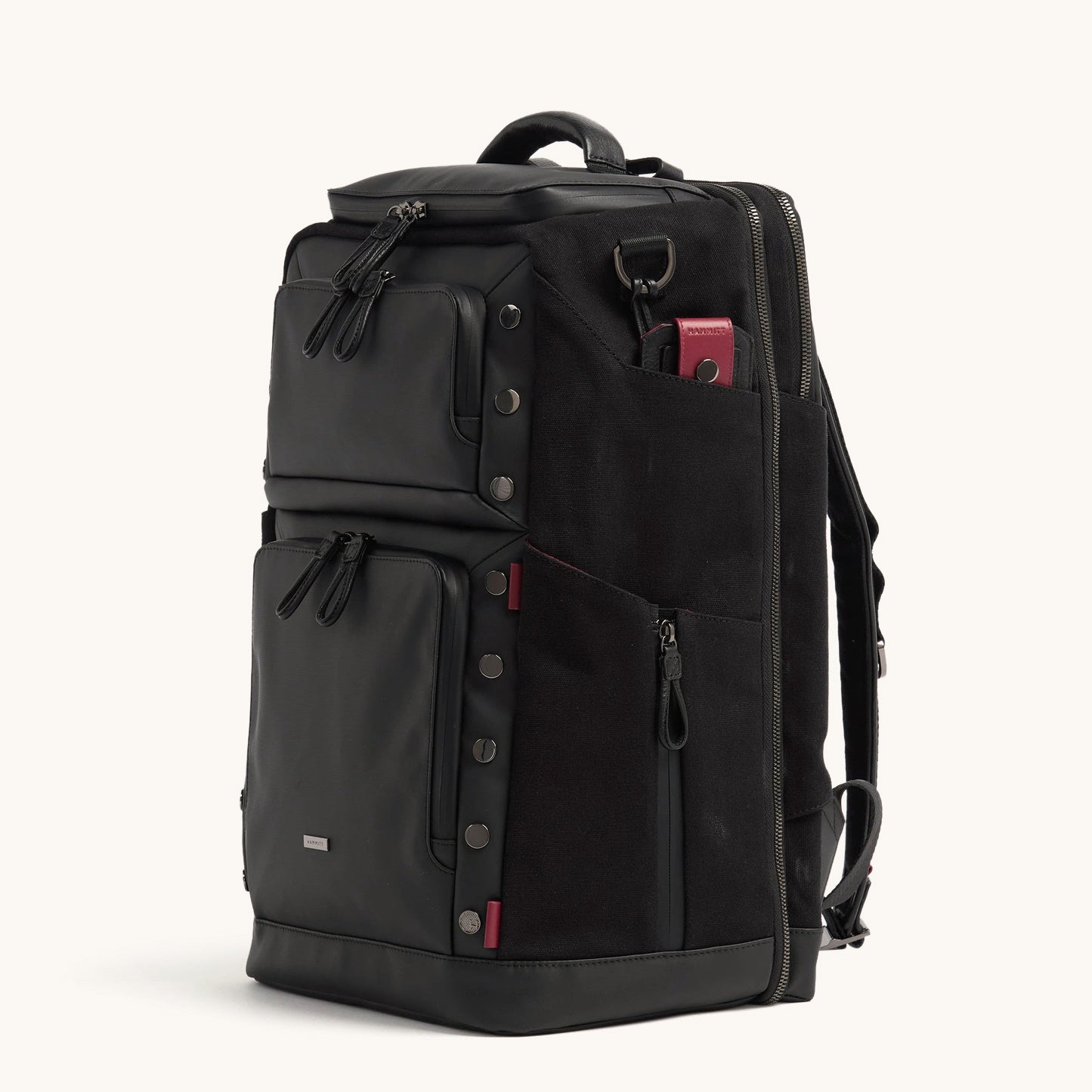 Larkspur-Luggage-Tag-Black-Leather-In-Burbank-Backpack-Pouch