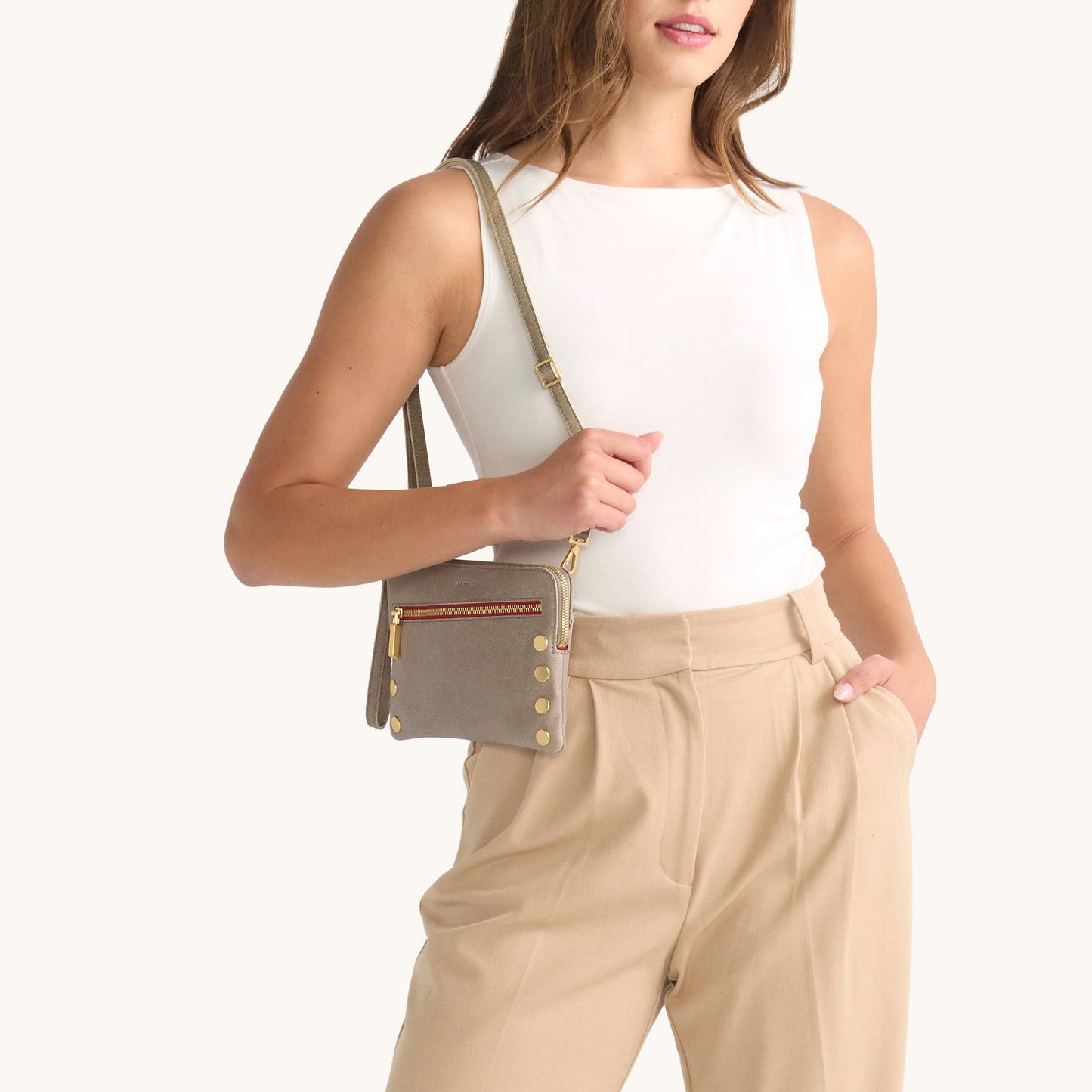 Nash-Sml-2-Pew-BG-R-Zip-Model-View
