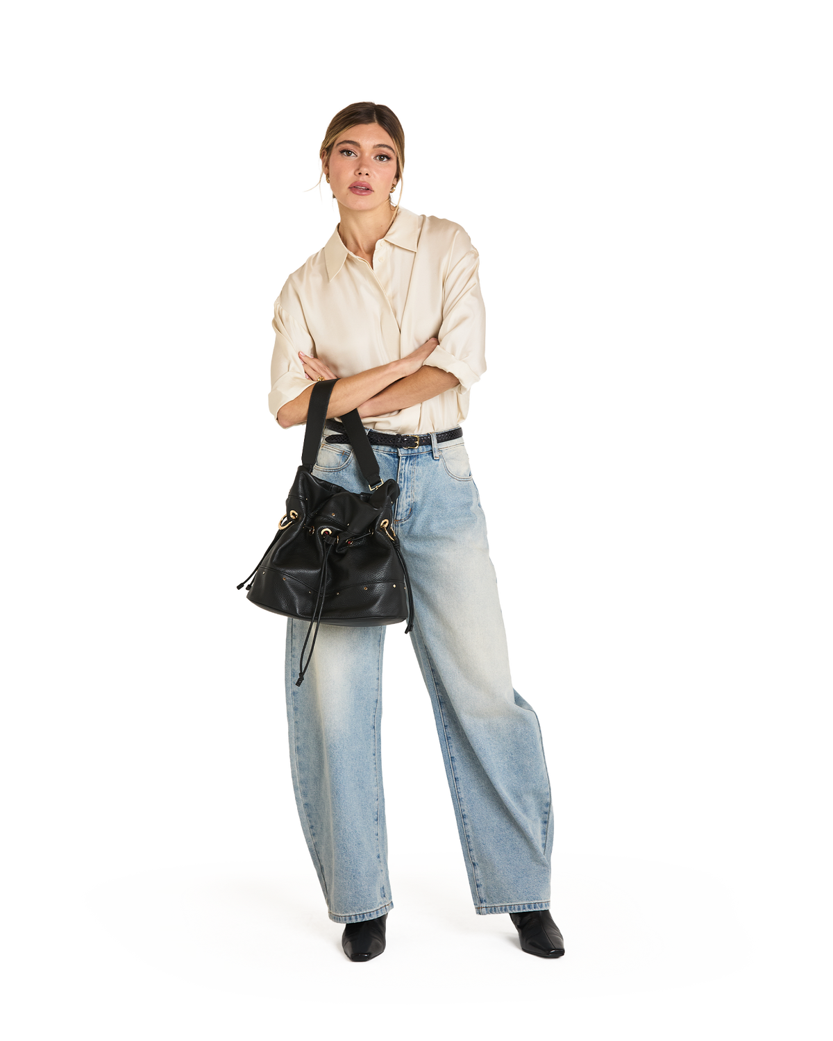 Model height is 5'9''