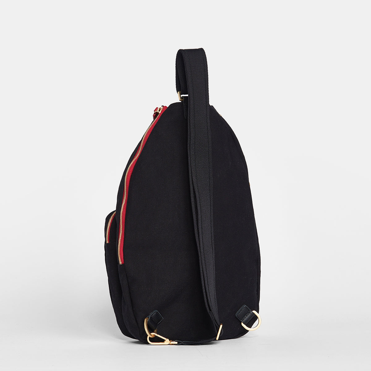 Courtside-Sling-Black-BG-Red-Zip-Detail-View
