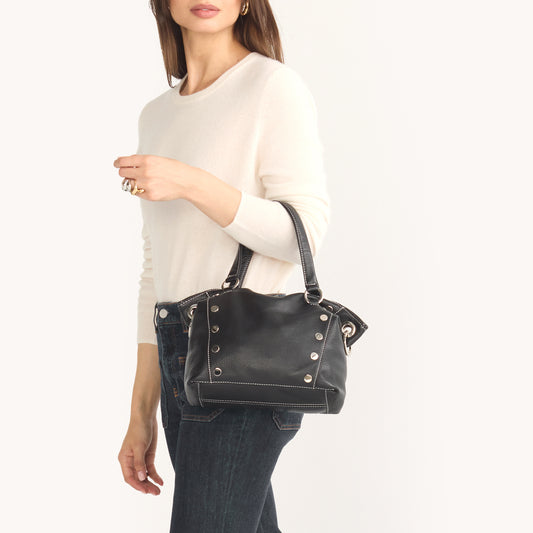 Daniel-Med-Tempo-Black-Model-View