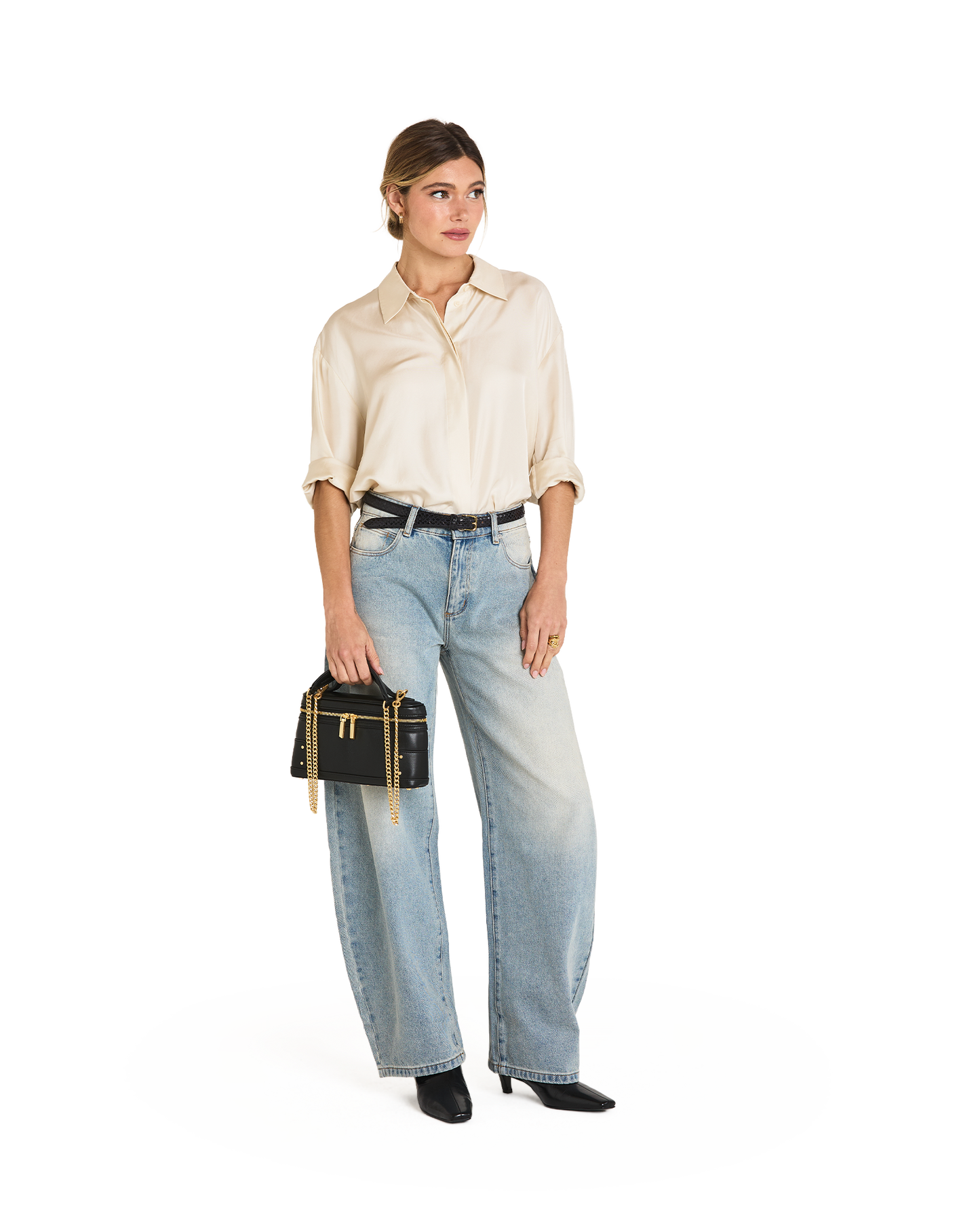 Model height is 5'9''