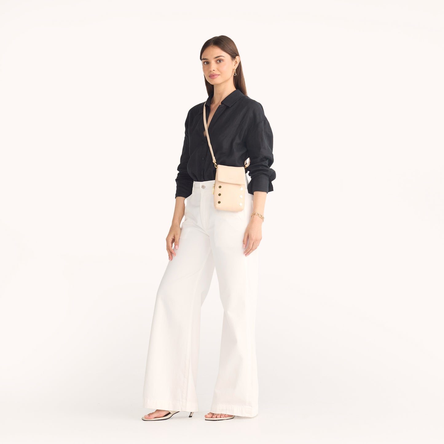 Model height is 5'8.5''