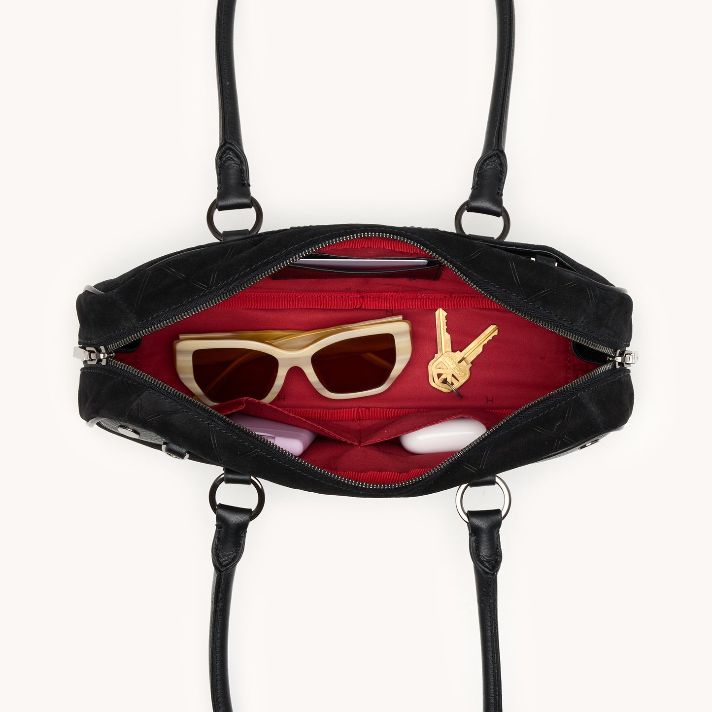 Meredith-Sml-Noir-Diamond-S-GM-Inside-View