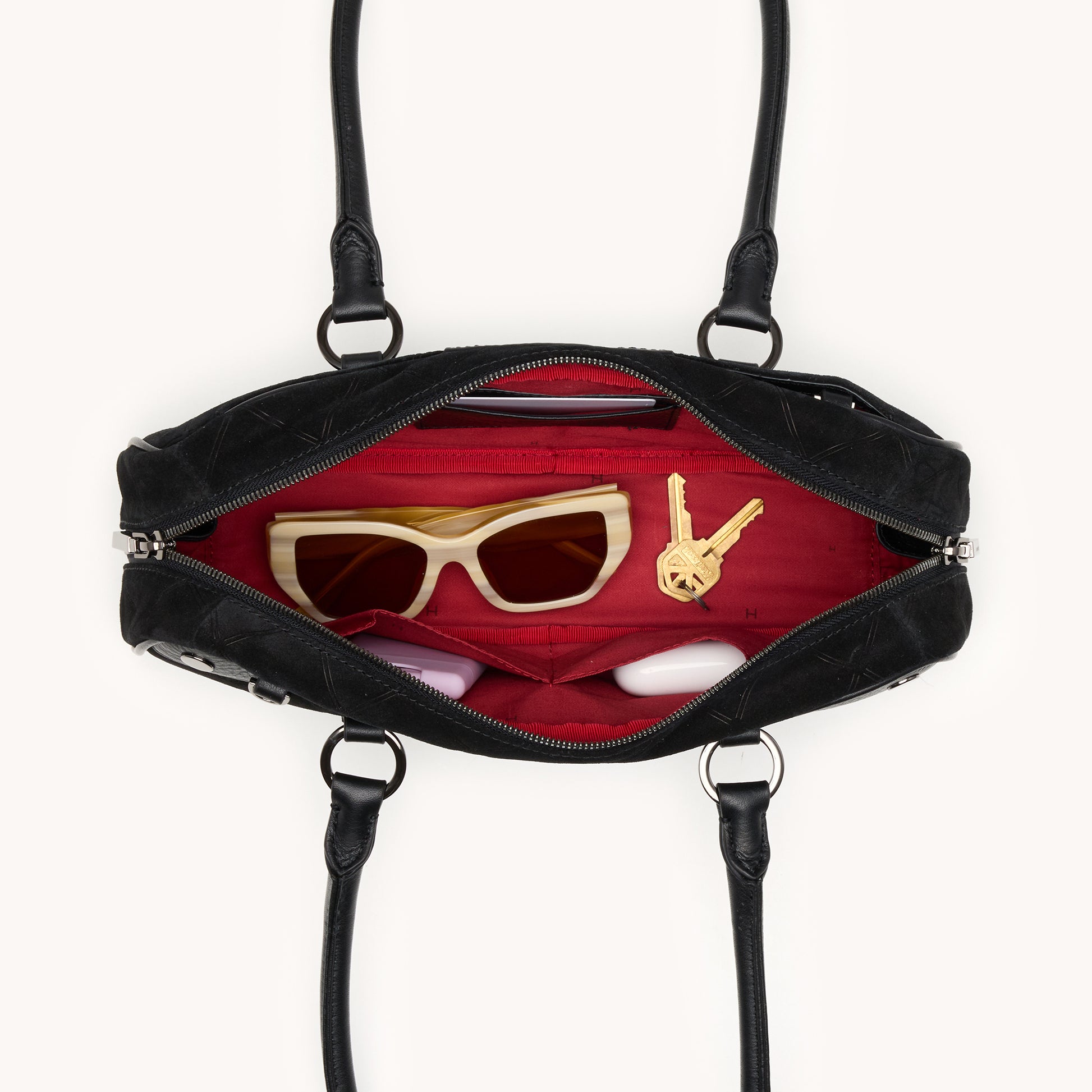 Meredith-Sml-Noir-Diamond-S-GM-Inside-View